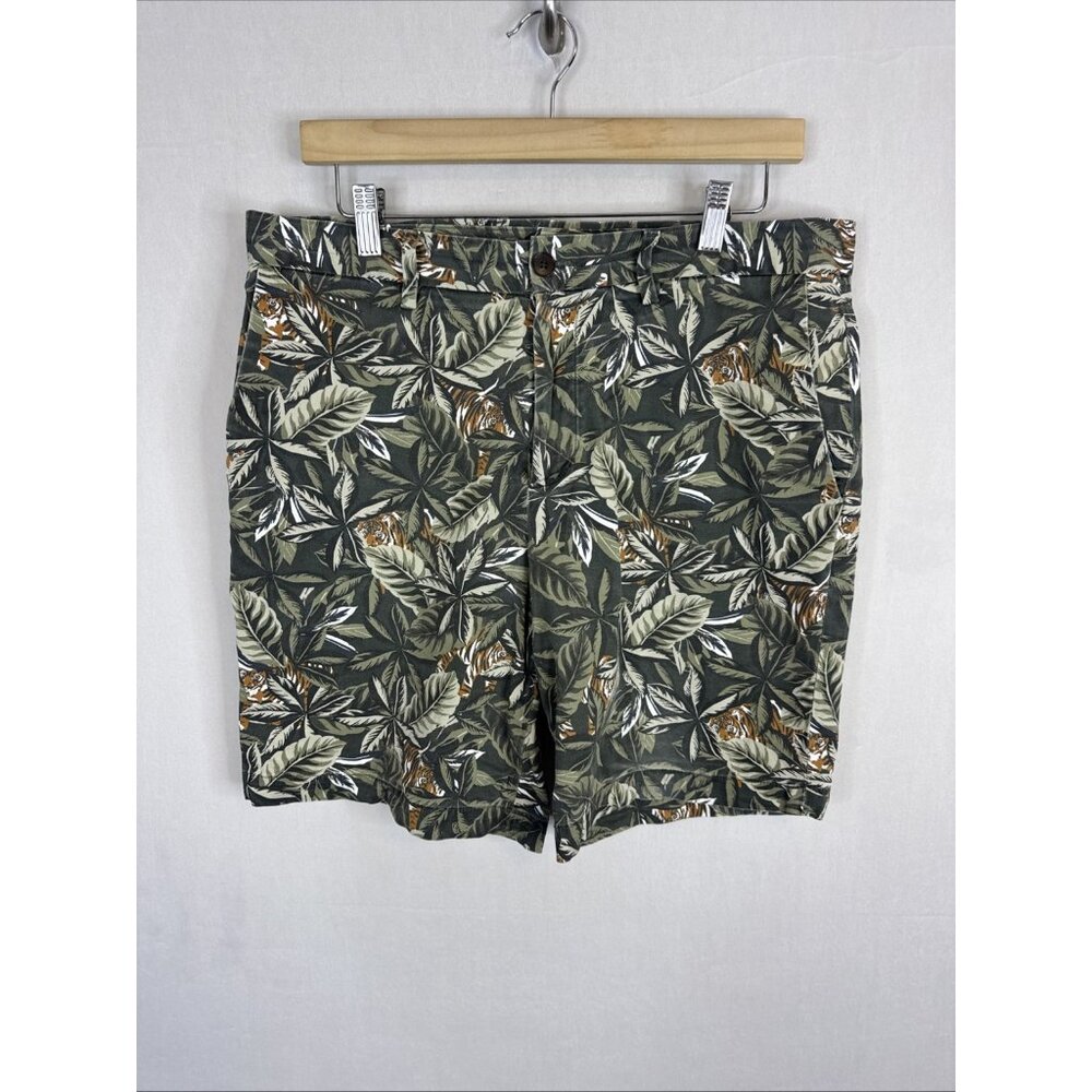 Banana Republic Aiden Shorts Mens 33 Green Tropical‎ Tiger Print Chino